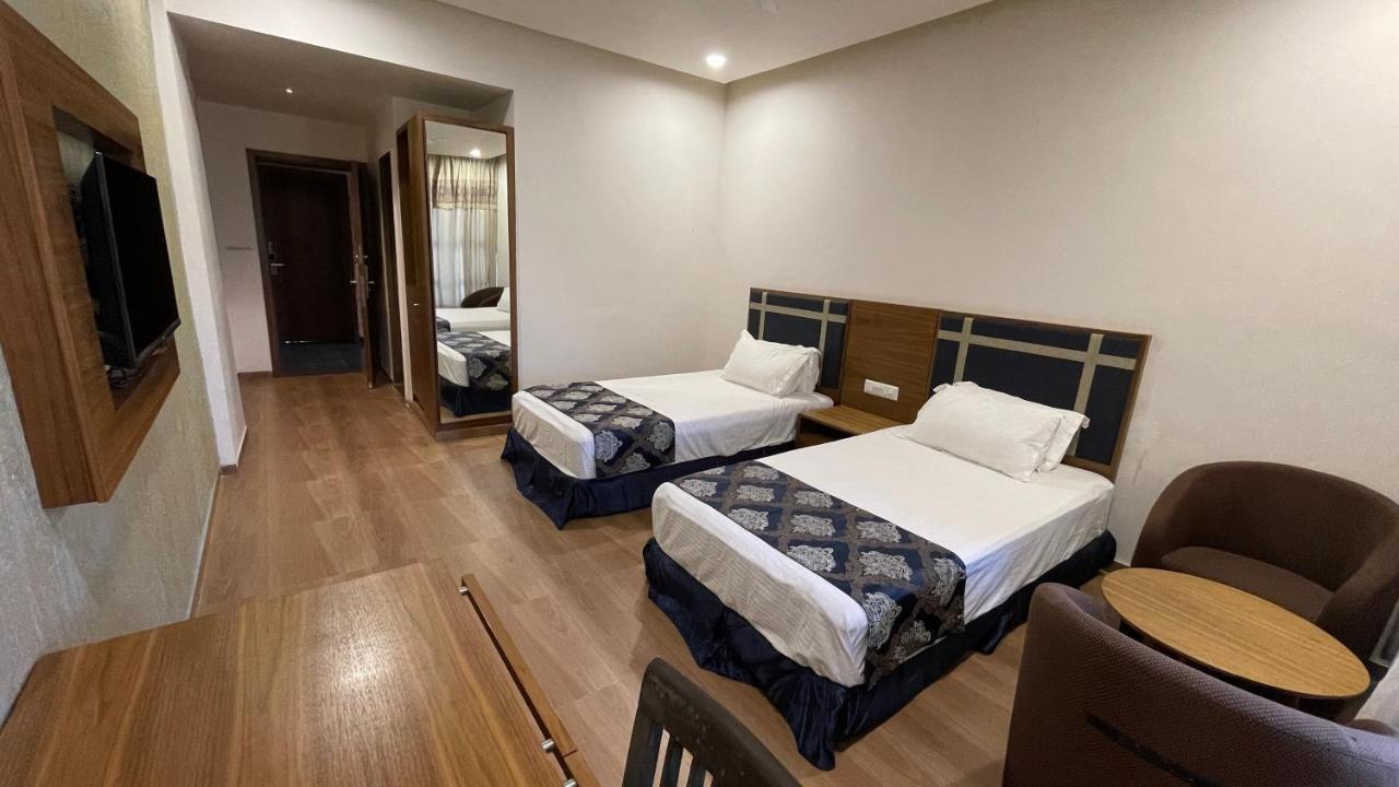 Heaven 7 Hotel & Resort Himatnagar Экстерьер фото