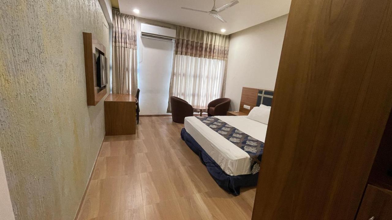Heaven 7 Hotel & Resort Himatnagar Экстерьер фото